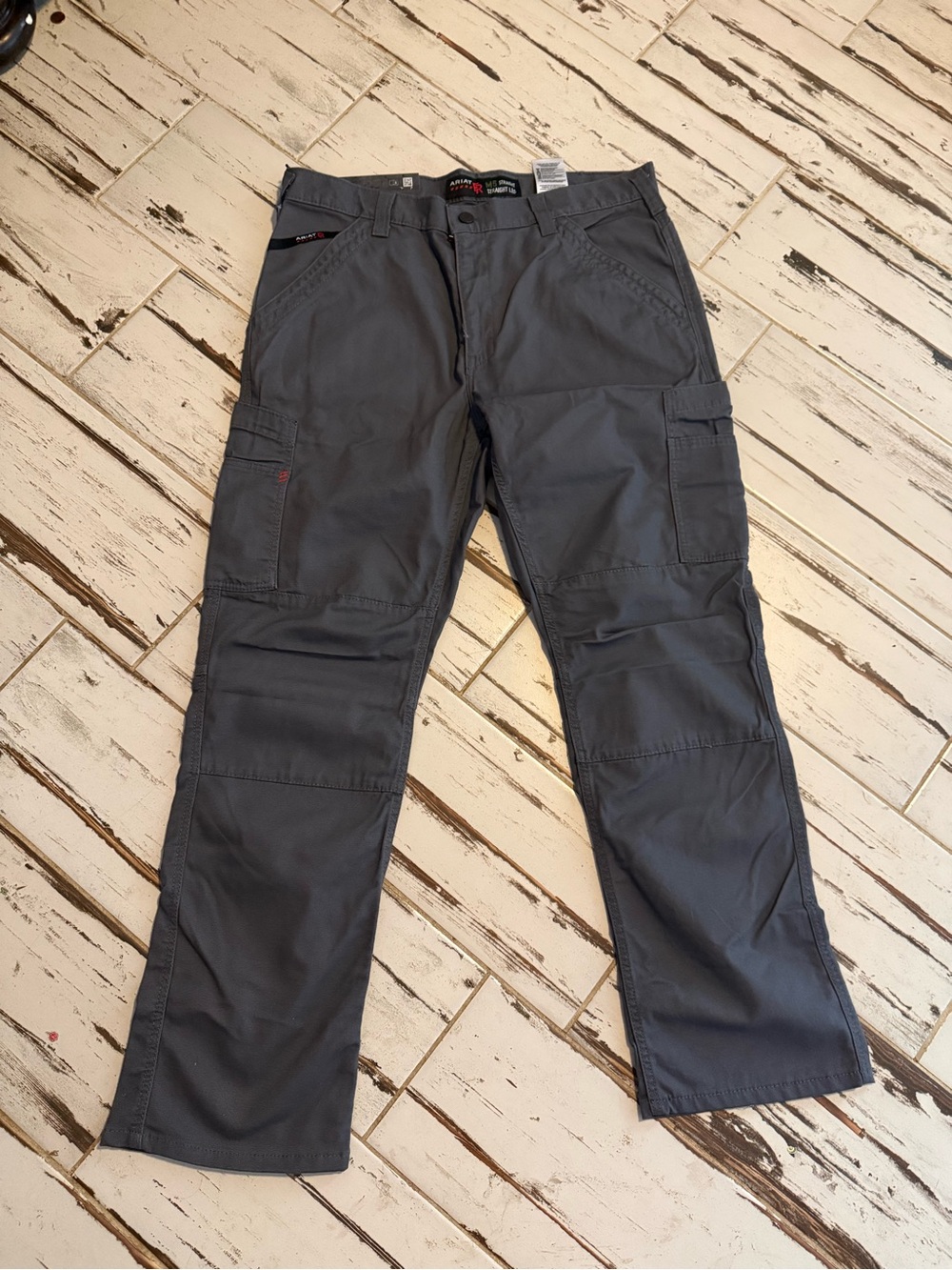 Ariat Men's Straight Cargo Pants in Charcoal Gray - Picture 1 of 2